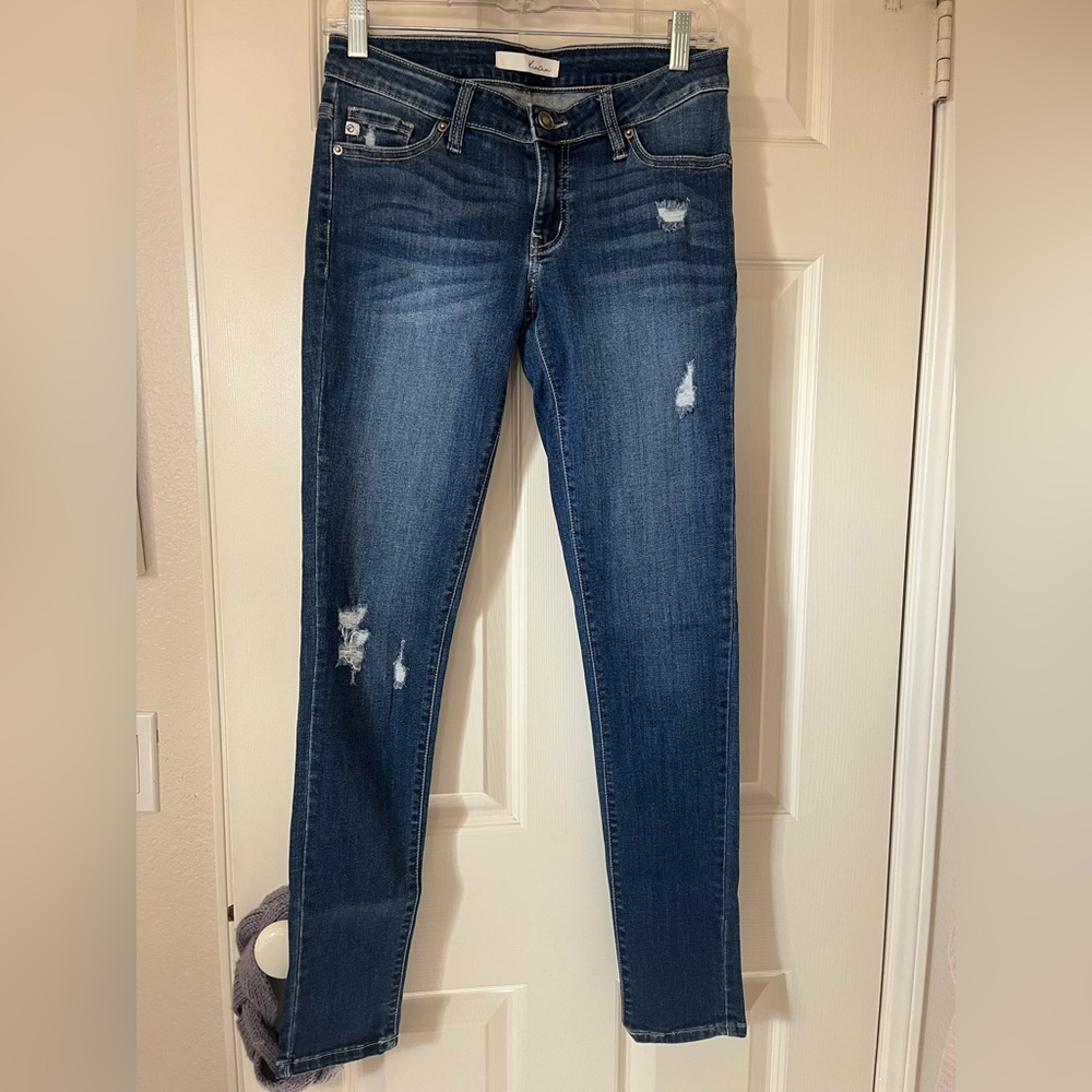 kancan women’s dark wash light distressed skinny denim jeans